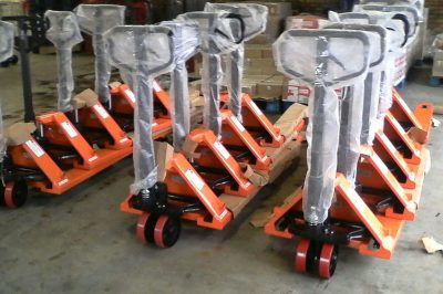 Pallet jacks